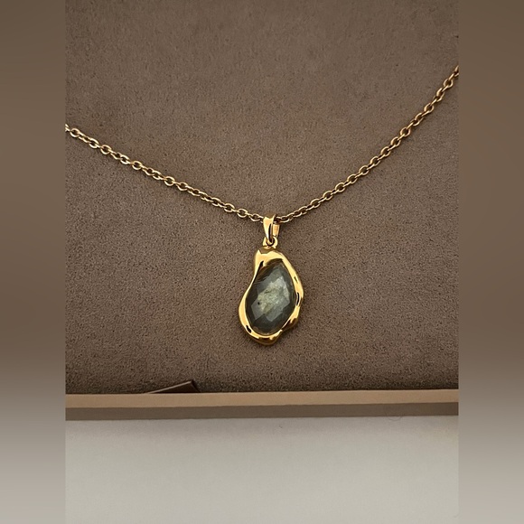 Awe Inspired Molten Labradorite Gemstone Necklace 14K Gold Vermeil 16–18" - Picture 5 of 5